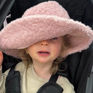 Meet your Posher, Ally